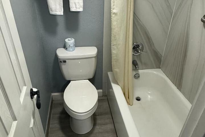 Room 18 of 21