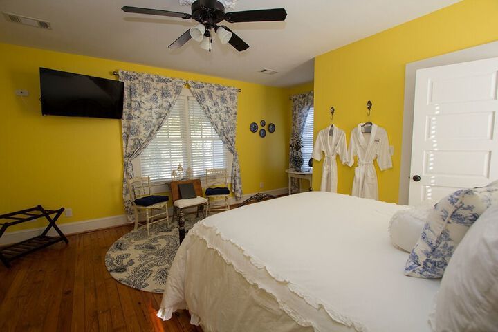 Room 30 of 47