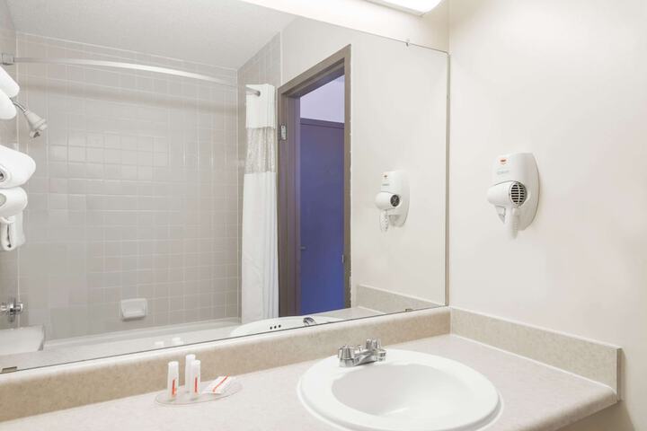 Ramada by Wyndham Watertown / Thousand Islands NY