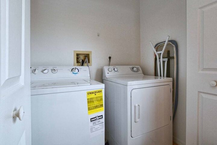 Laundry 34 of 38