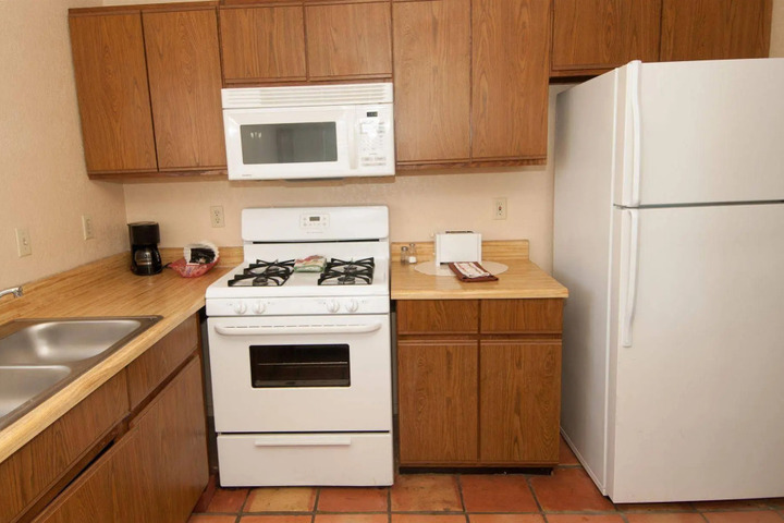 SUNNYVALE GARDEN SUITES HOTEL 29 PALMS A