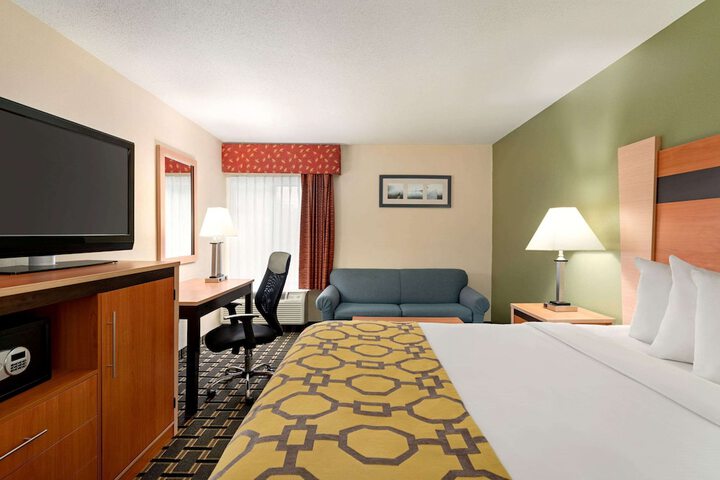 Room 32 of 36