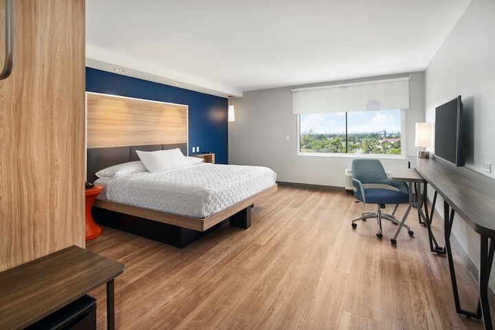 Room 14 of 30