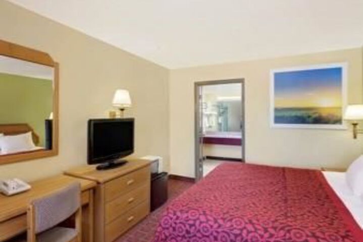 DAYS INN WILLIAMSBURG