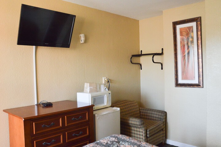 Room 12 of 39
