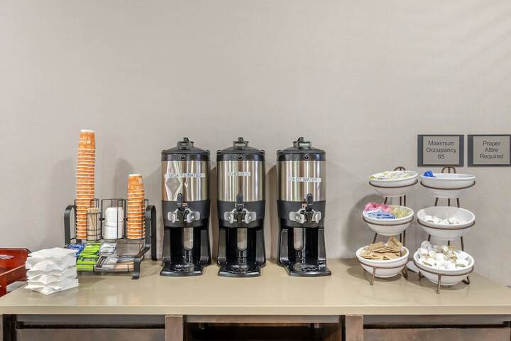Breakfast/Coffee Service 35 of 42