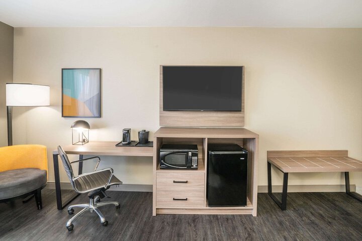 Room 13 of 67