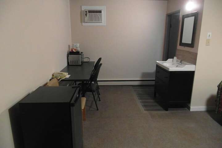 Room 12 of 27
