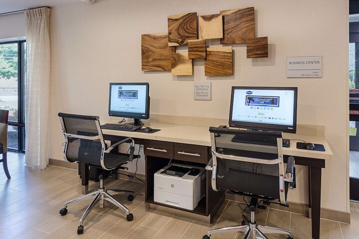 Business Center 34 of 35