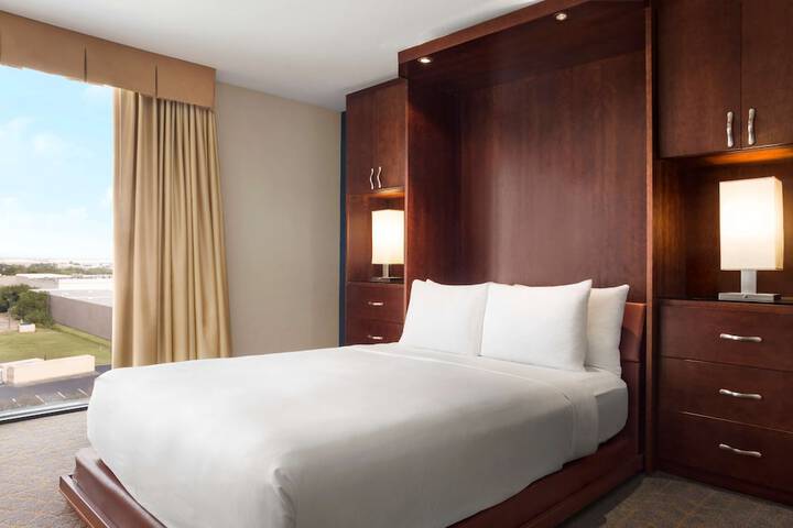 DoubleTree by Hilton Dallas - DFW Airport North