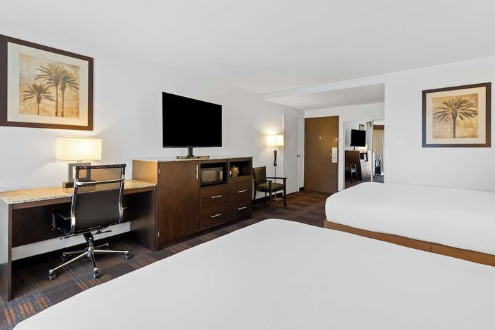 Best Western Date Tree Hotel