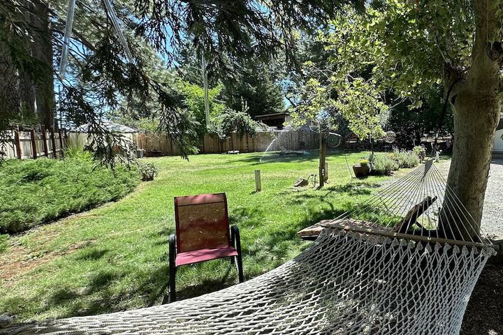The Pines Inn and Cottages