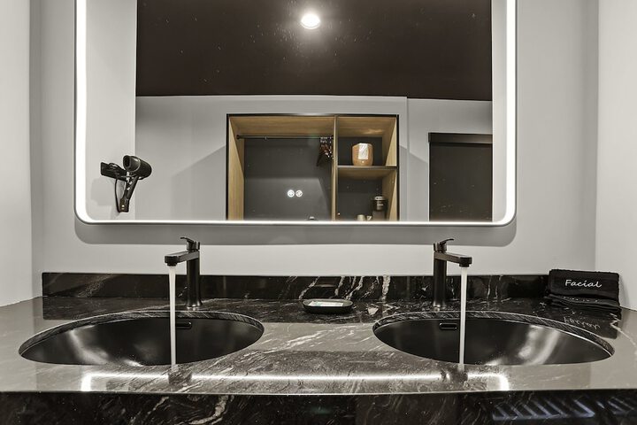 Room 15 of 35