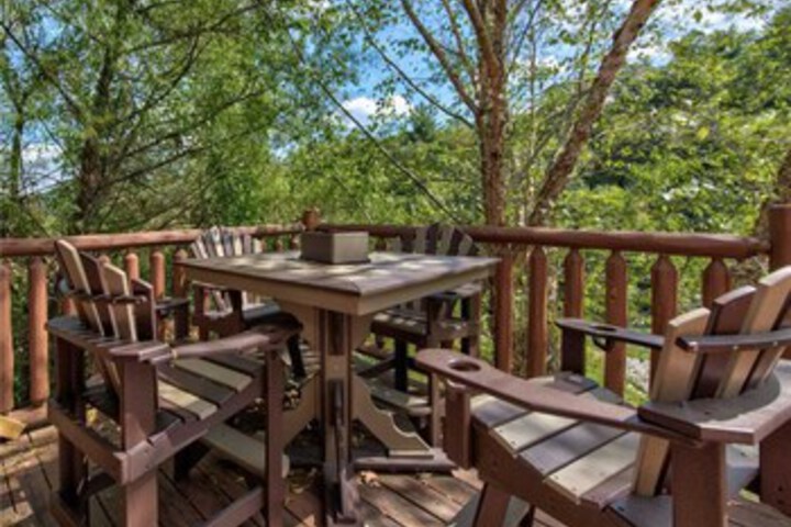 Longwalker Lodge 3 Bedrooms, Hot Tub, Game Room, Sleeps 9