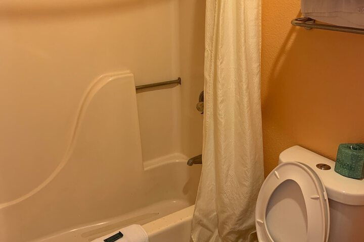 Room 18 of 24