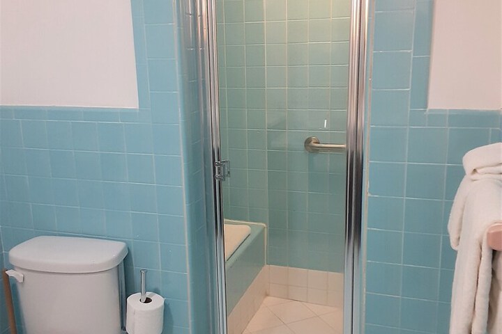 Room 85 of 177