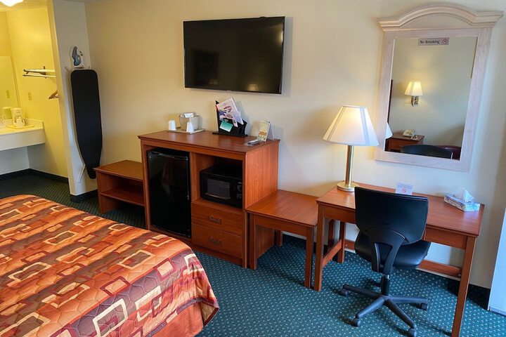 Country Hearth Inn & Suites Union City