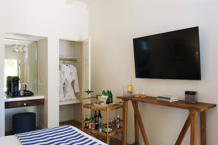 Room 18 of 32