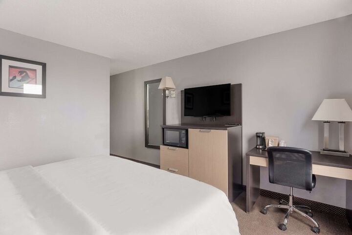 Room 18 of 29