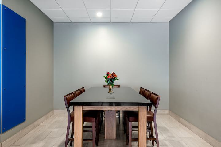 Holiday Inn Express & Suites Santa Ana - Orange County by IHG