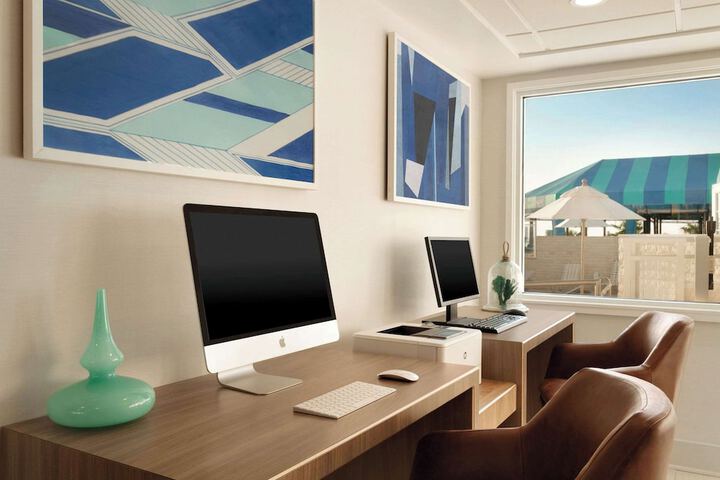 Business Center 40 of 43