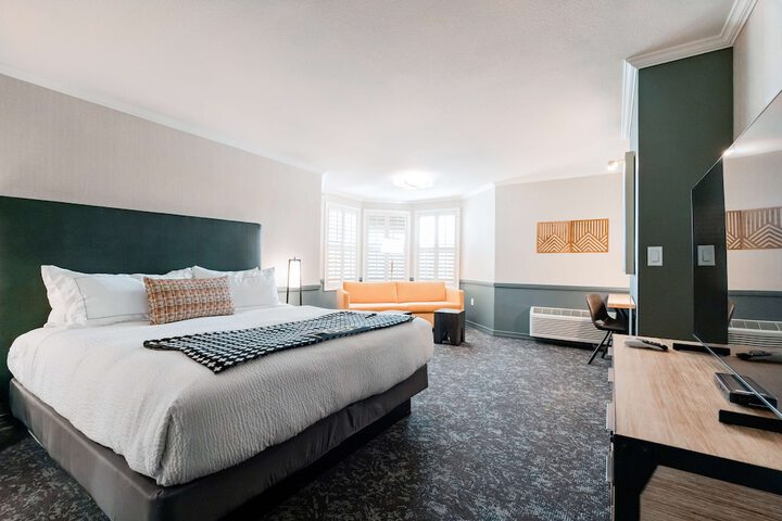 Room 22 of 49