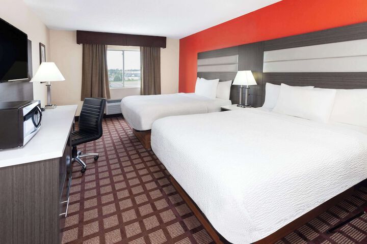 AmericInn by Wyndham Hudson
