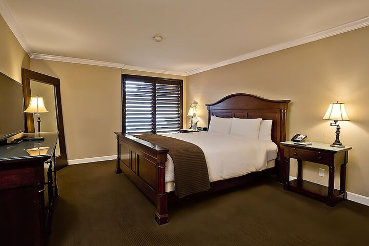 Room 22 of 38
