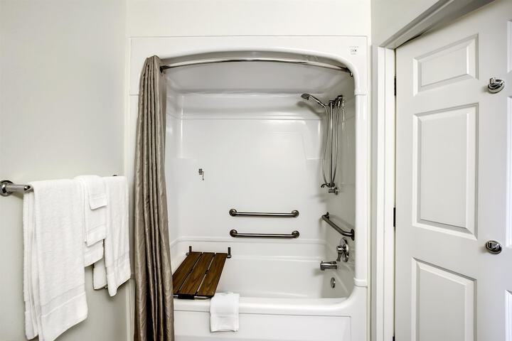 Room 14 of 28