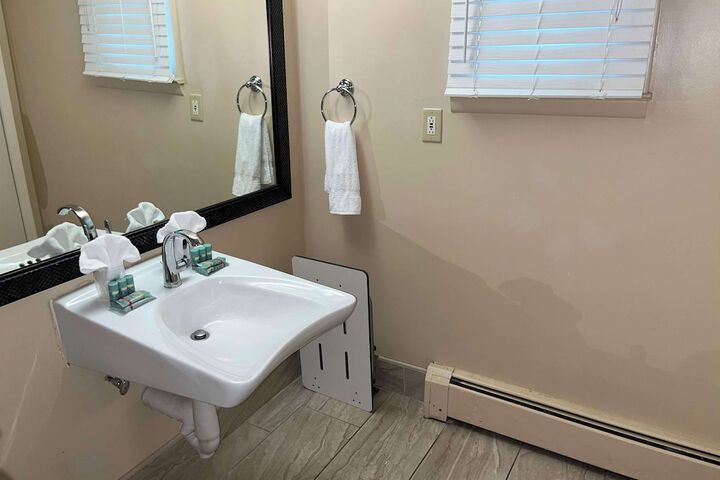 Room 16 of 30