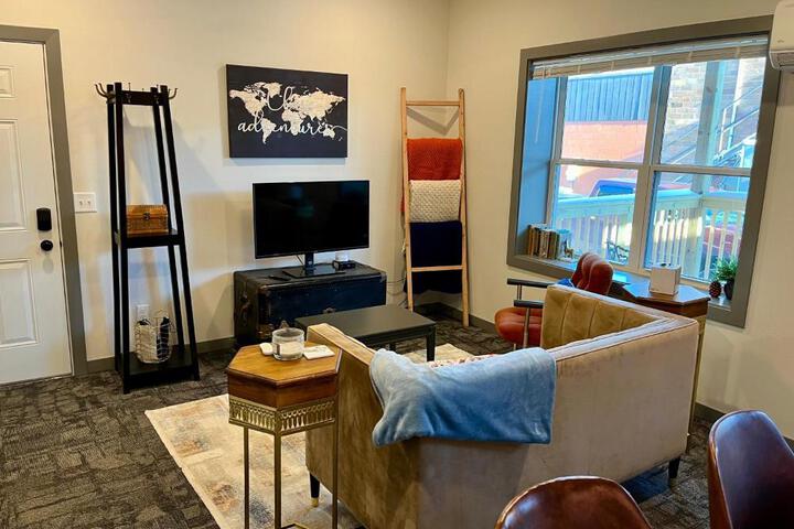 Downtown 2BR Apartment