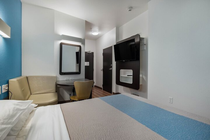 Motel 6 Poplar Bluff MO