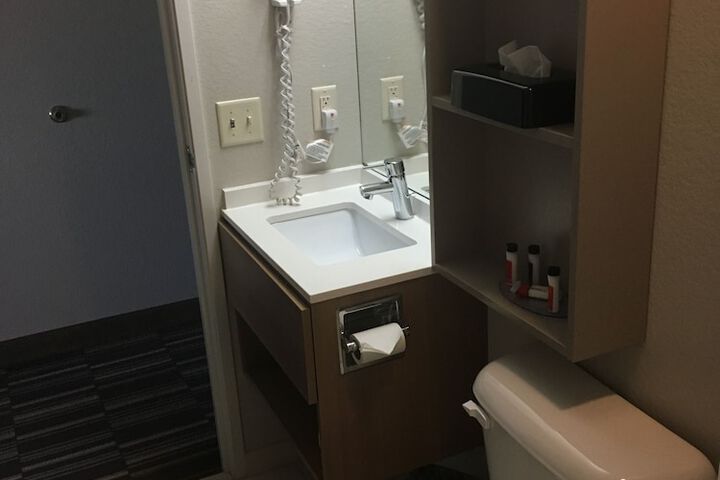 Room 45 of 61