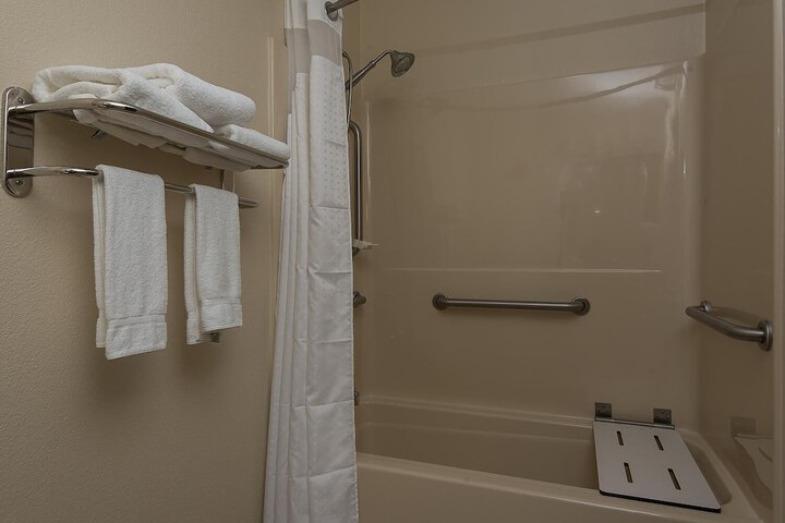 Room 8 of 42