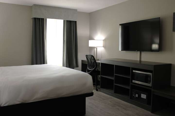 Boarders Inn & Suites