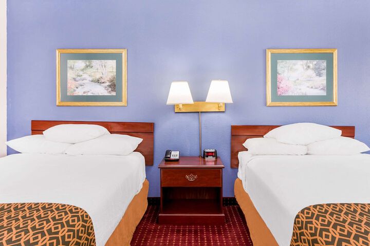 Room 10 of 15