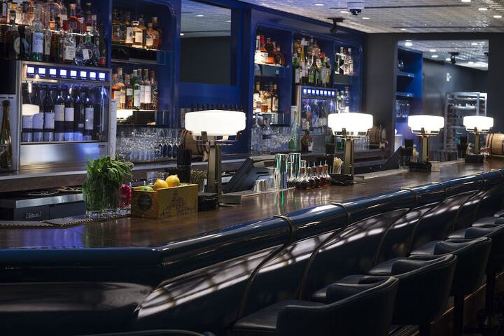 Lounge 137 of 155