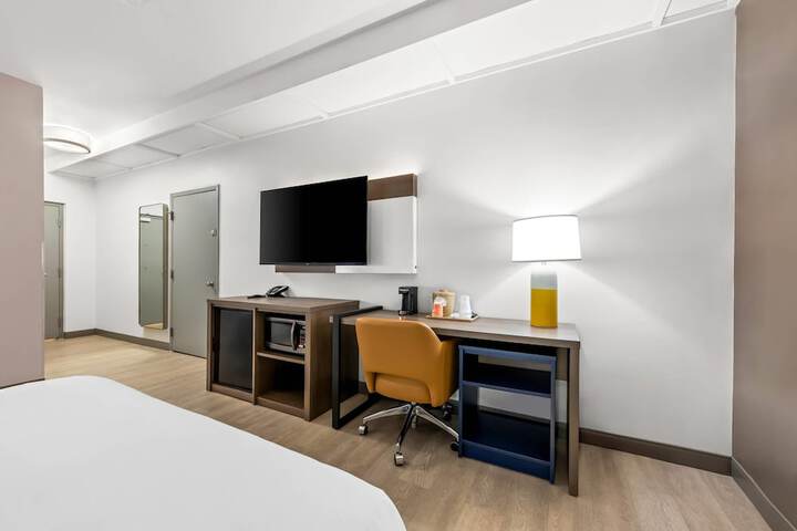 Comfort Inn & Suites River City Decatur