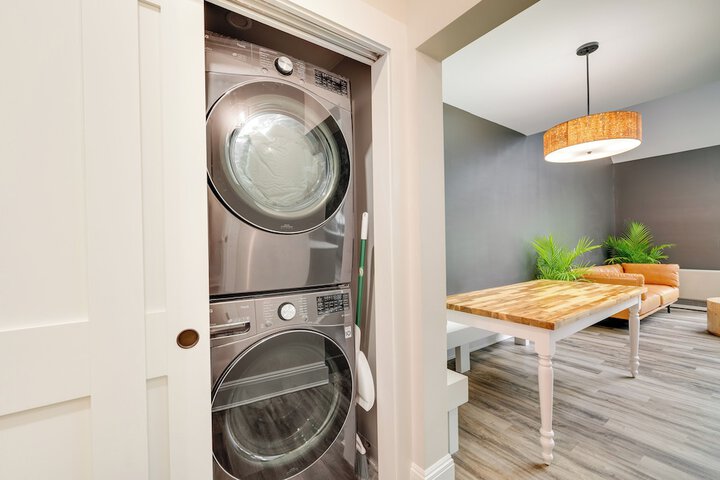Mid-century Tenney Mountain Condo Near Hiking