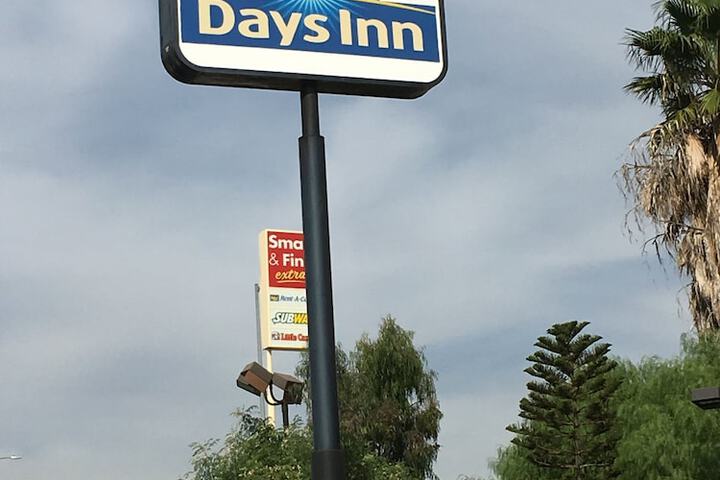 Days Inn by Wyndham Ontario Airport