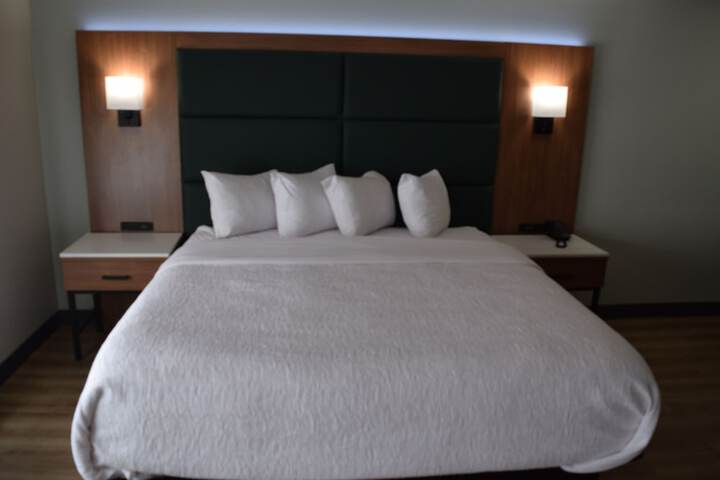 Room 32 of 52