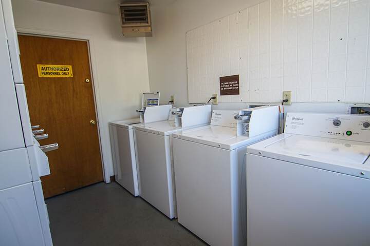 Room 12 of 27