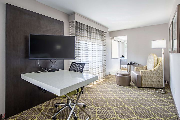 Room 27 of 36