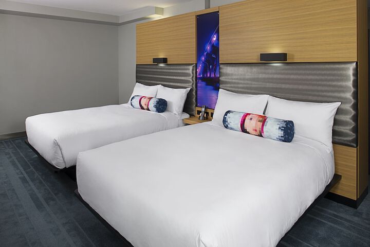 Room 18 of 35