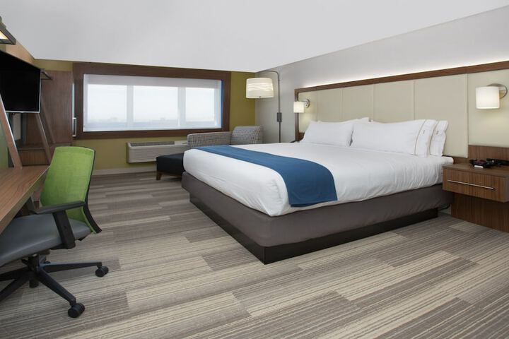 Holiday Inn Express & Suites Roswell by IHG