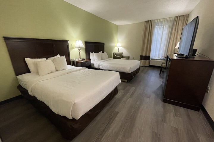 Room 120 of 141