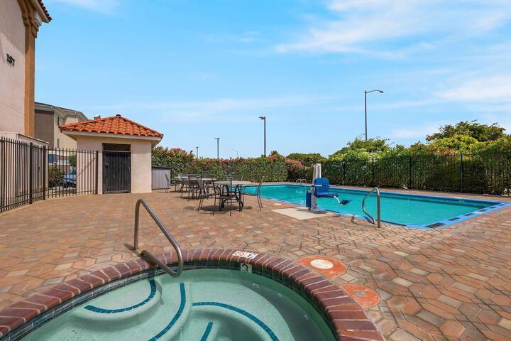 Pool 6 of 52