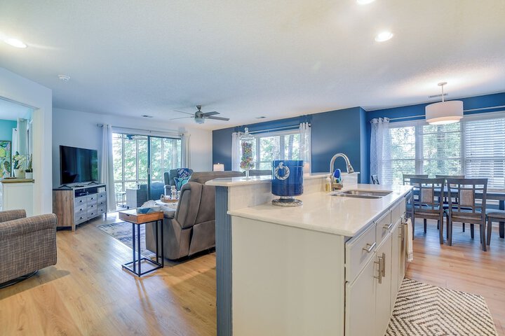 Sunset Beach Condo: Ideal Golfing Getaway!