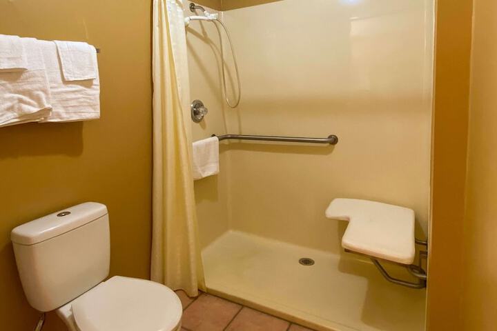 Room 15 of 26