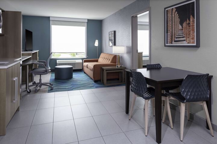 Room 10 of 22